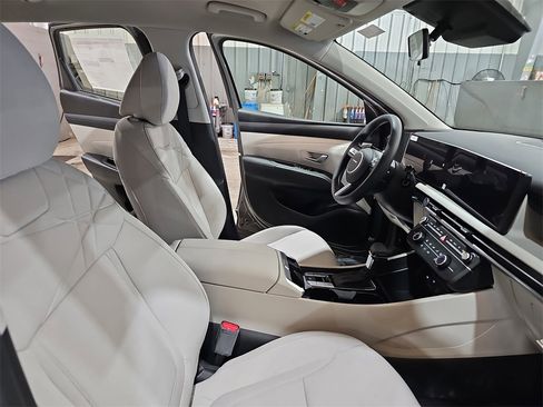 New 2026 Hyundai Tucson SE image 10