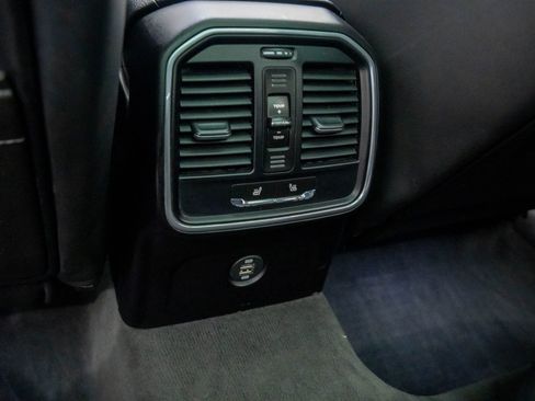 Used 2017 Porsche Macan image 19