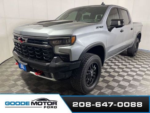 Used 2023 Chevrolet Silverado 1500 ZR2 w/ Technology Package AWD/4WD image 4