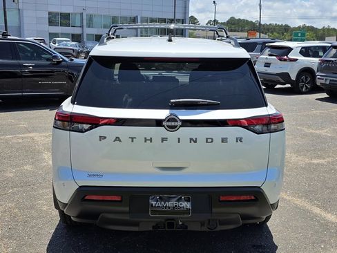 New 2026 Nissan Pathfinder SV w/ SV Premium Package FWD image 4