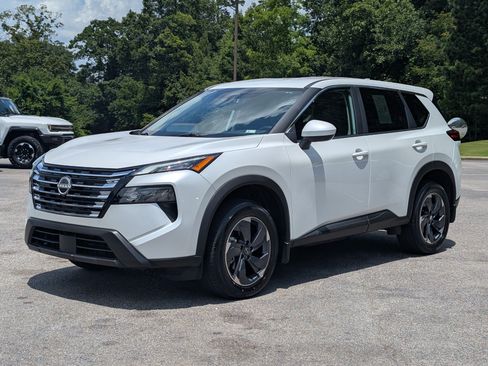 Used 2026 Nissan Rogue SV FWD image 5