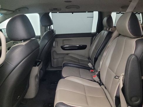 Used 2015 Kia Sedona EX FWD image 18