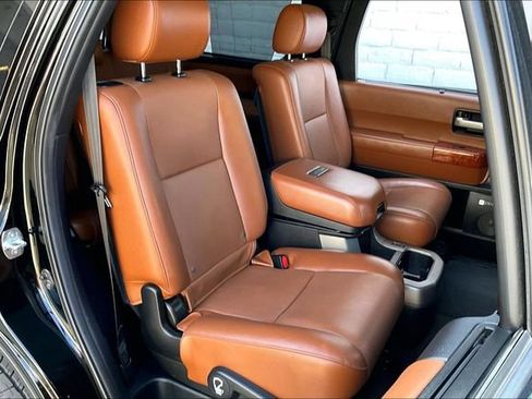 Used 2019 Toyota Sequoia Platinum AWD/4WD image 26