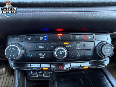 Used 2022 Dodge Durango R/T w/ Blacktop Package AWD/4WD image 29