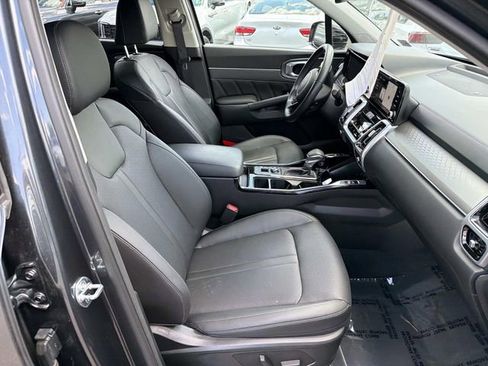 Used 2023 Kia Sorento SX FWD image 9