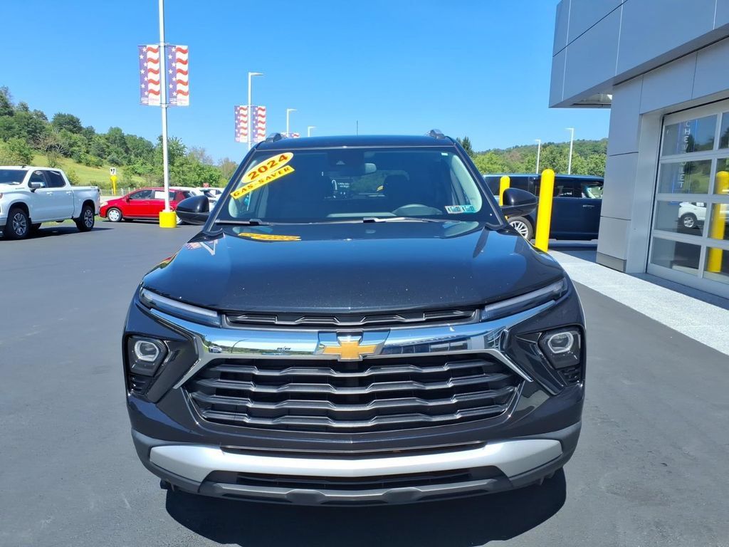 Used 2024 Chevrolet TrailBlazer LT AWD/4WD image 3