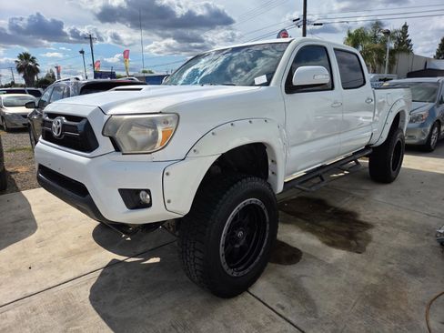 Used 2012 Toyota Tacoma 4x4 Double Cab w/ TRD Sport Pkg image 1