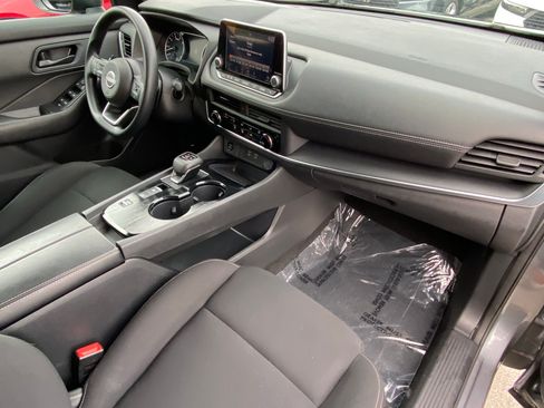 Used 2024 Nissan Rogue S FWD image 8