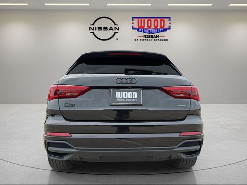 Used 2023 Audi Q3 2.0T Premium w/ Black Optic Sport Package AWD/4WD image 3