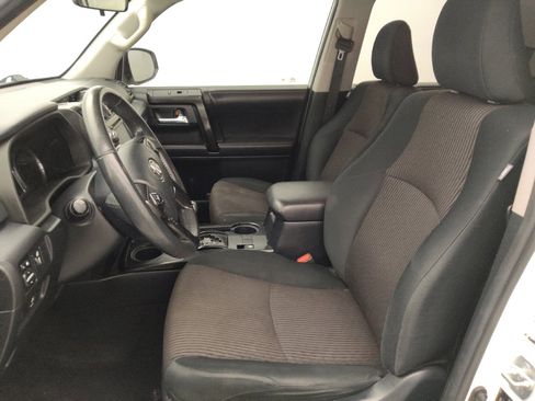 Used 2017 Toyota 4Runner TRD Off-Road image 17