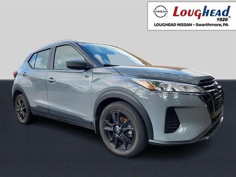 Used 2024 Nissan Kicks SV image 1