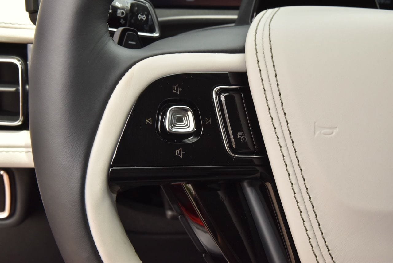 New 2026 Lincoln Aviator AWD image 25