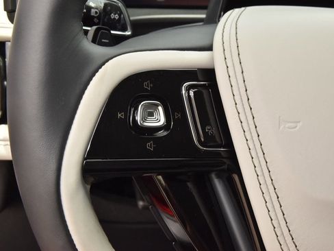 New 2026 Lincoln Aviator AWD image 25