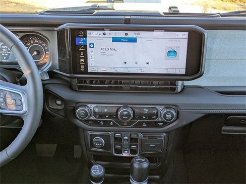 Used 2024 Jeep Wrangler Sahara image 17