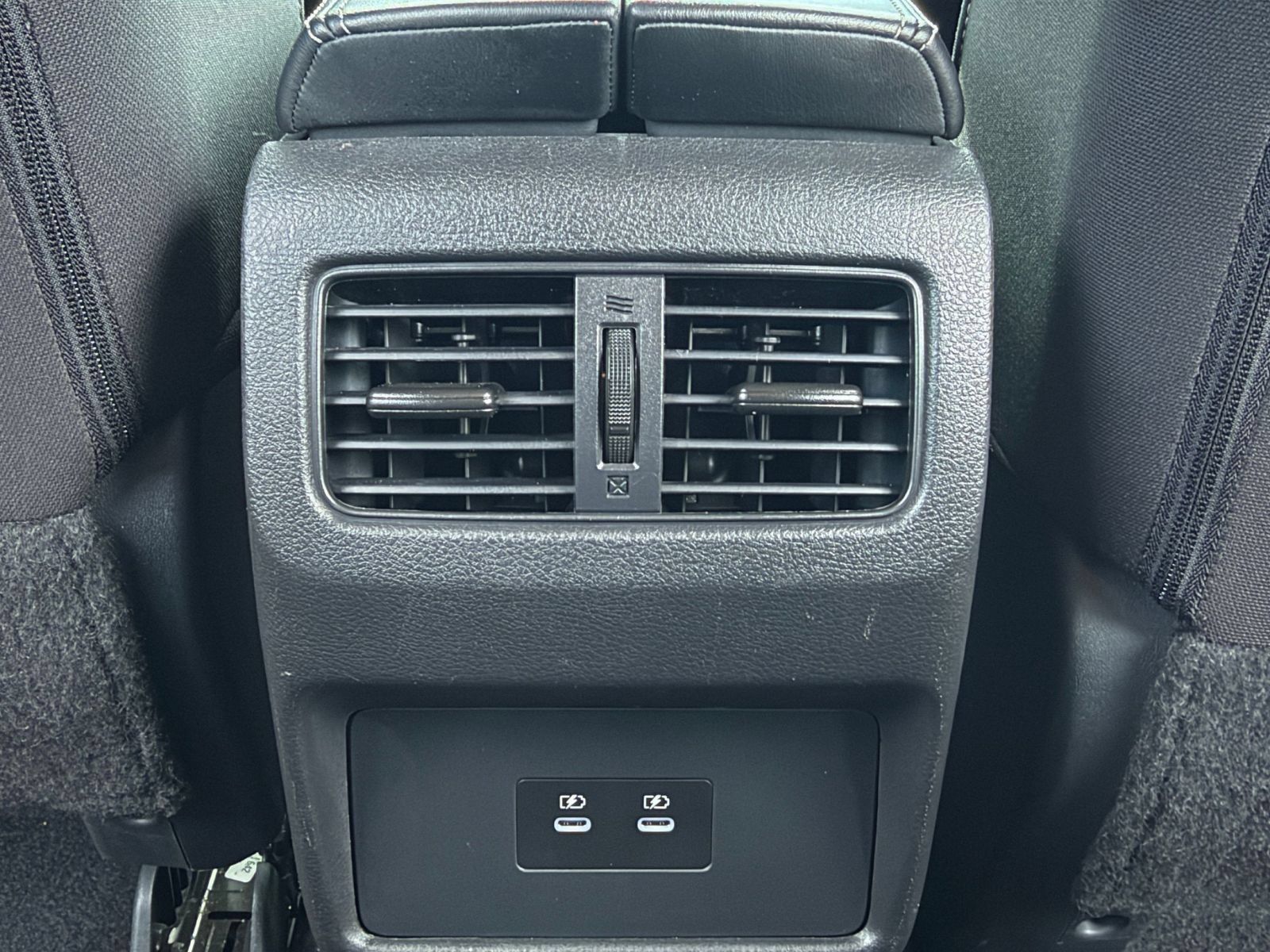 Used 2025 Nissan Rogue SV AWD/4WD image 24