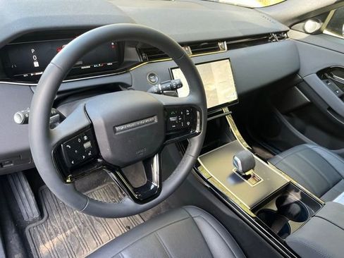 Used 2026 Land Rover Range Rover Evoque Dynamic SE image 6