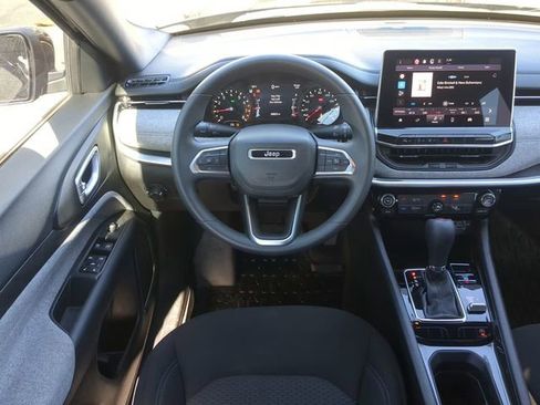 Certified 2024 Jeep Compass Sport image 18