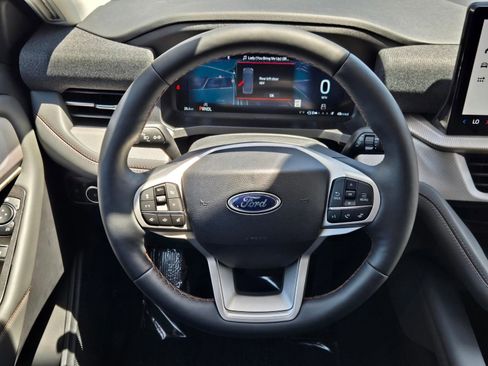 Certified 2025 Ford Explorer Active w/ Active Comfort Package RWD image 16