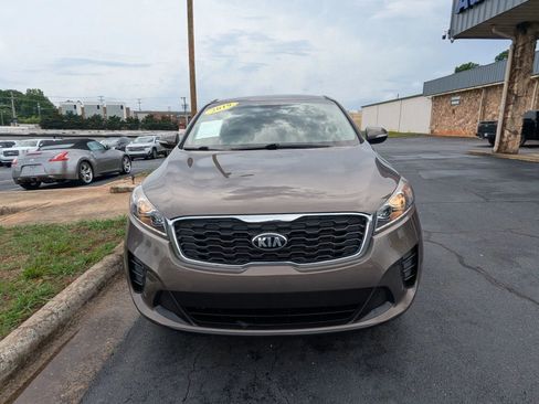 Used 2019 Kia Sorento FWD image 2