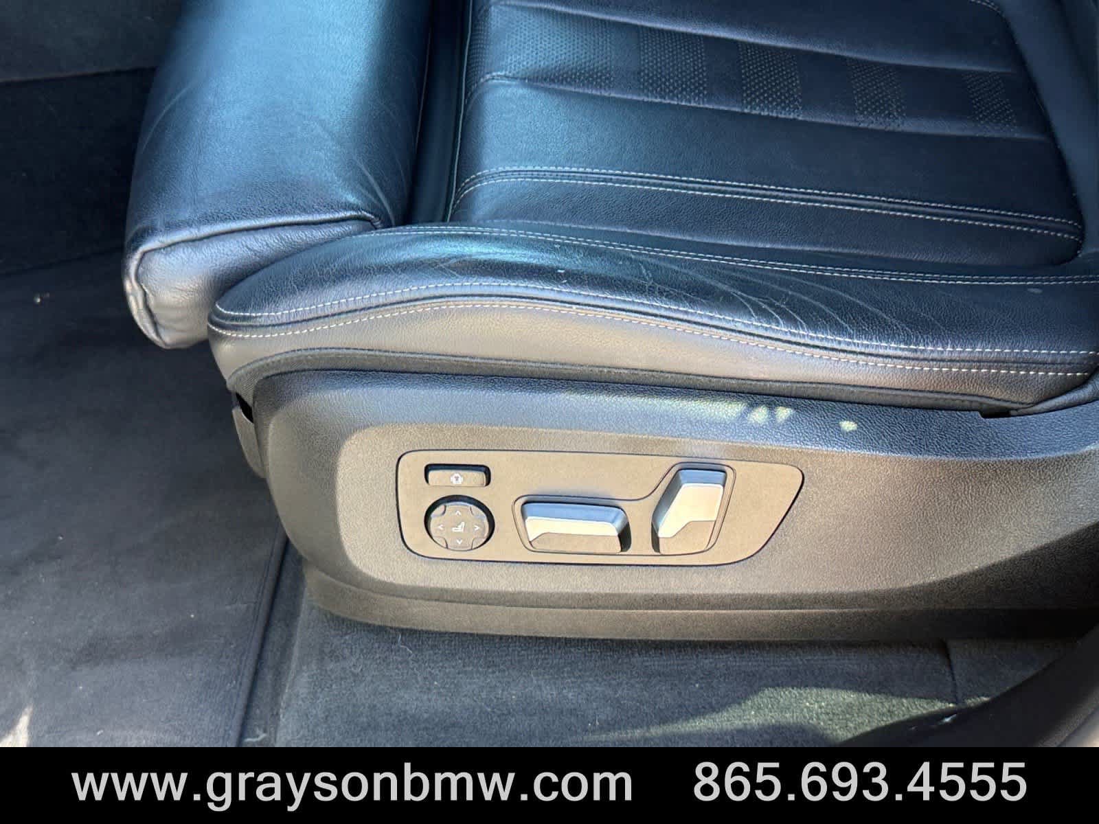 Used 2019 BMW X5 xDrive40i w/ M Sport Package AWD/4WD image 13
