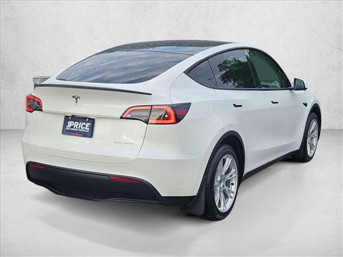 Used 2022 Tesla Model Y Long Range AWD/4WD image 5