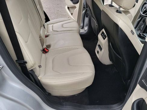 Used 2016 Ford Edge Titanium FWD image 18