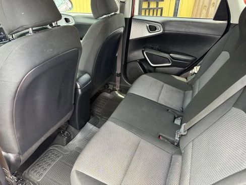 Used 2022 Kia Soul LX w/ Technology Package image 12