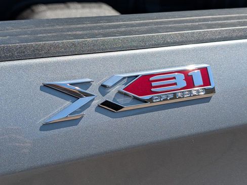 New 2026 GMC Sierra 1500 SLT w/ SLT Premium Plus Package AWD/4WD image 17