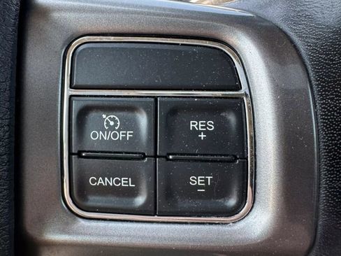 Used 2019 Dodge Journey Crossroad w/ Nav & Sun Group image 18