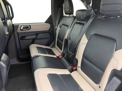Used 2024 Ford Bronco Wildtrak image 16