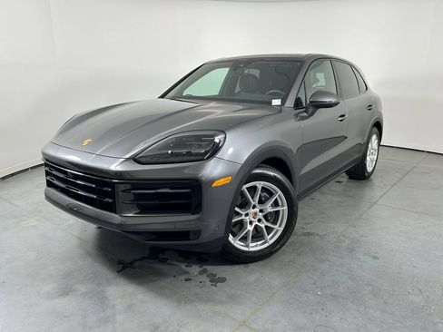 Certified 2026 Porsche Cayenne AWD/4WD image 1