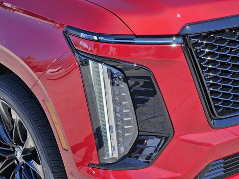 New 2026 Cadillac Vistiq Platinum w/ LPO, Floor Liner Package image 9