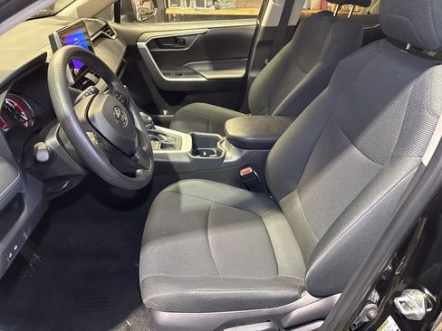 Used 2025 Toyota RAV4 LE image 22