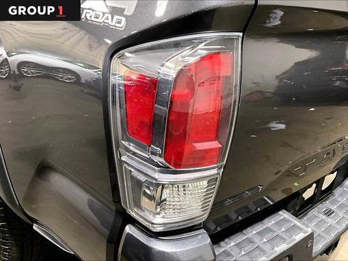 Used 2020 Toyota Tacoma TRD Off-Road image 28