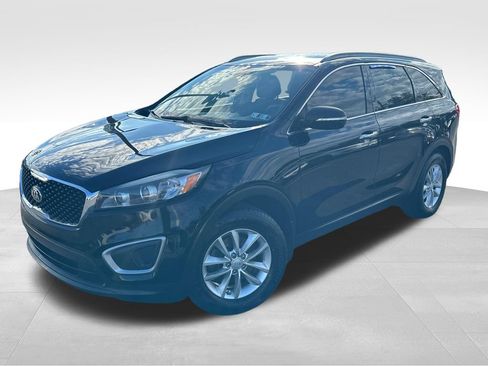 Used 2017 Kia Sorento FWD image 3