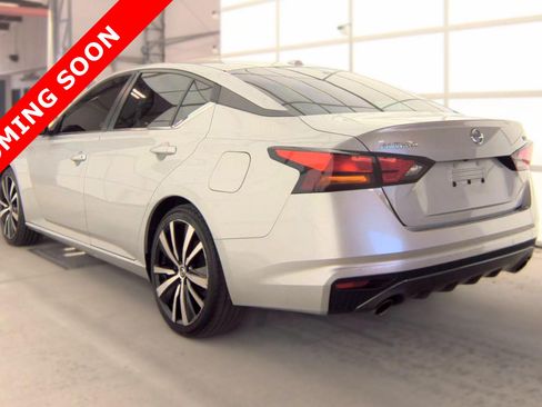 Used 2022 Nissan Altima 2.5 SR FWD image 4