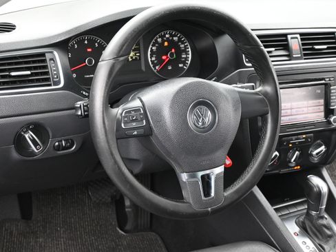 Used 2012 Volkswagen Jetta SE FWD image 13