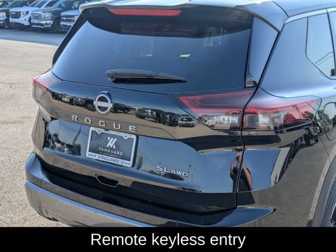 Used 2026 Nissan Rogue SL AWD/4WD image 8