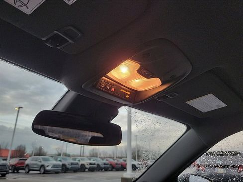 Used 2023 Chevrolet TrailBlazer RS image 30