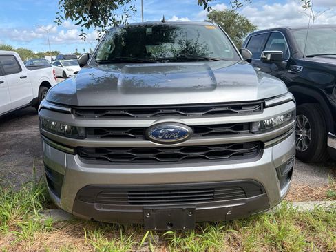 Used 2024 Ford Expedition Max XLT RWD image 2