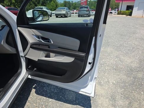 Used 2017 GMC Terrain SLE FWD image 34