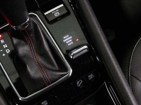 Used 2023 Jeep Compass Trailhawk image 17