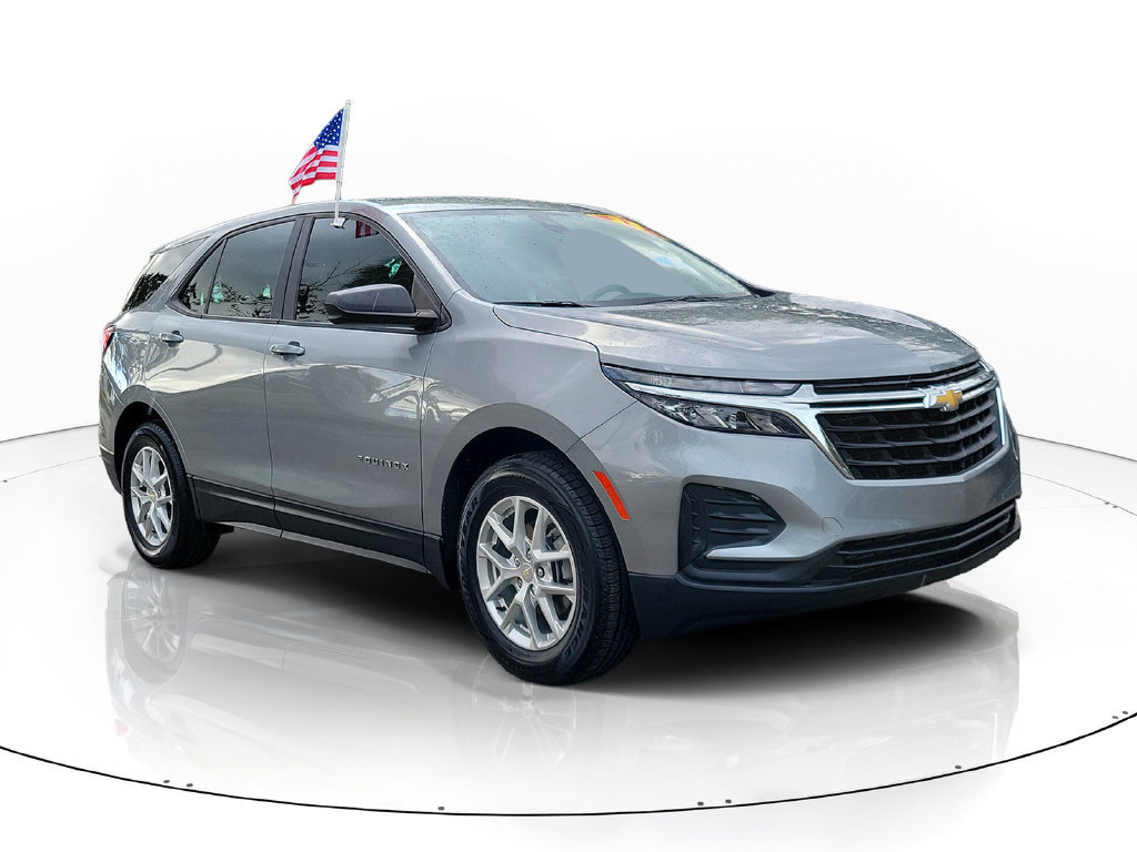 Used 2023 Chevrolet Equinox LS FWD image 2