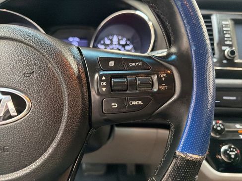 Used 2019 Kia Sedona EX FWD image 18
