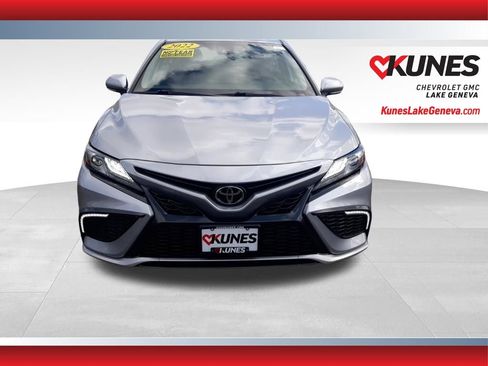 Used 2022 Toyota Camry XSE FWD image 3