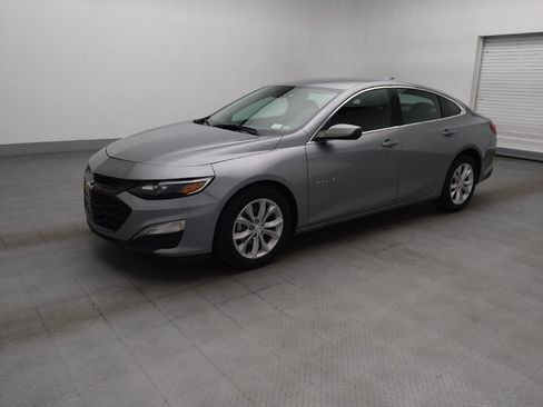 Used 2025 Chevrolet Malibu LT FWD image 2