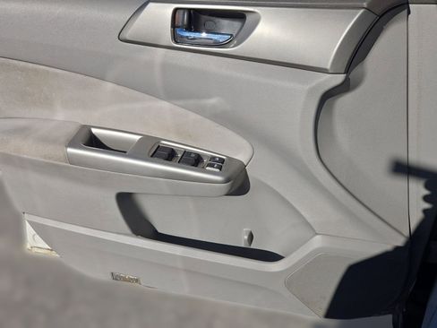 Used 2010 Subaru Forester 2.5X Limited image 20