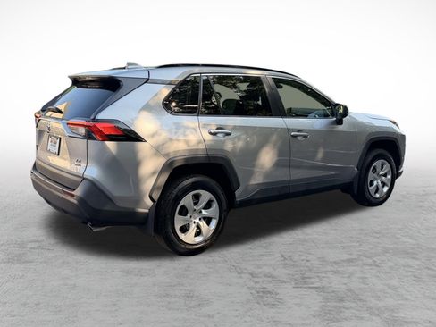 Used 2021 Toyota RAV4 LE AWD/4WD image 6