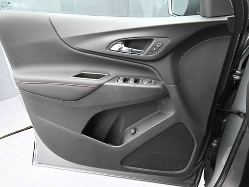 Used 2023 Chevrolet Equinox RS image 11