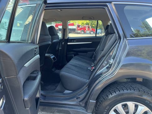Used 2010 Subaru Outback 2.5i AWD/4WD image 17